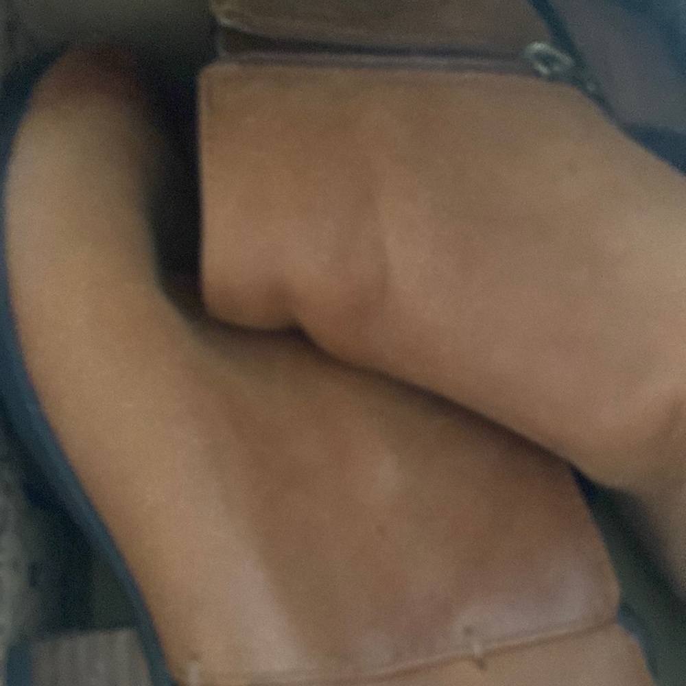 Clarks Tan Ankle boots 7 EUC - Picture 4 of 9